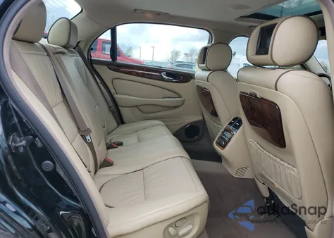 2005 Jaguar Super V8 from USA, damaged, VIN SAJWA82BX5TG48055